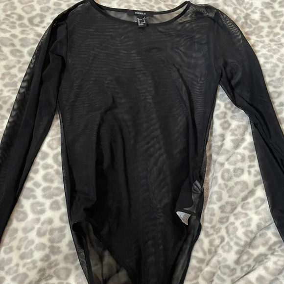 - FOREVER 21 mesh top S - Picture 5 of 6